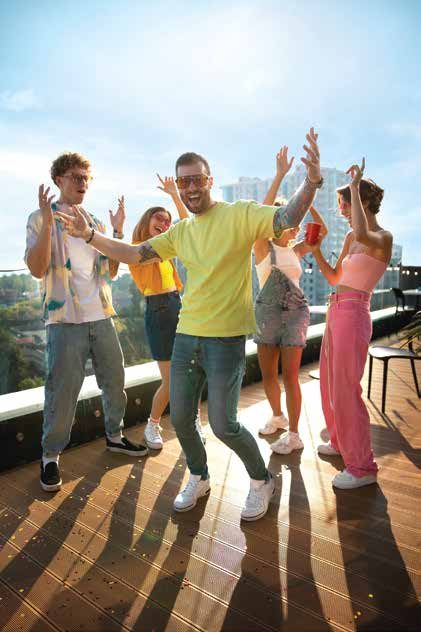 Party Space, Lenora